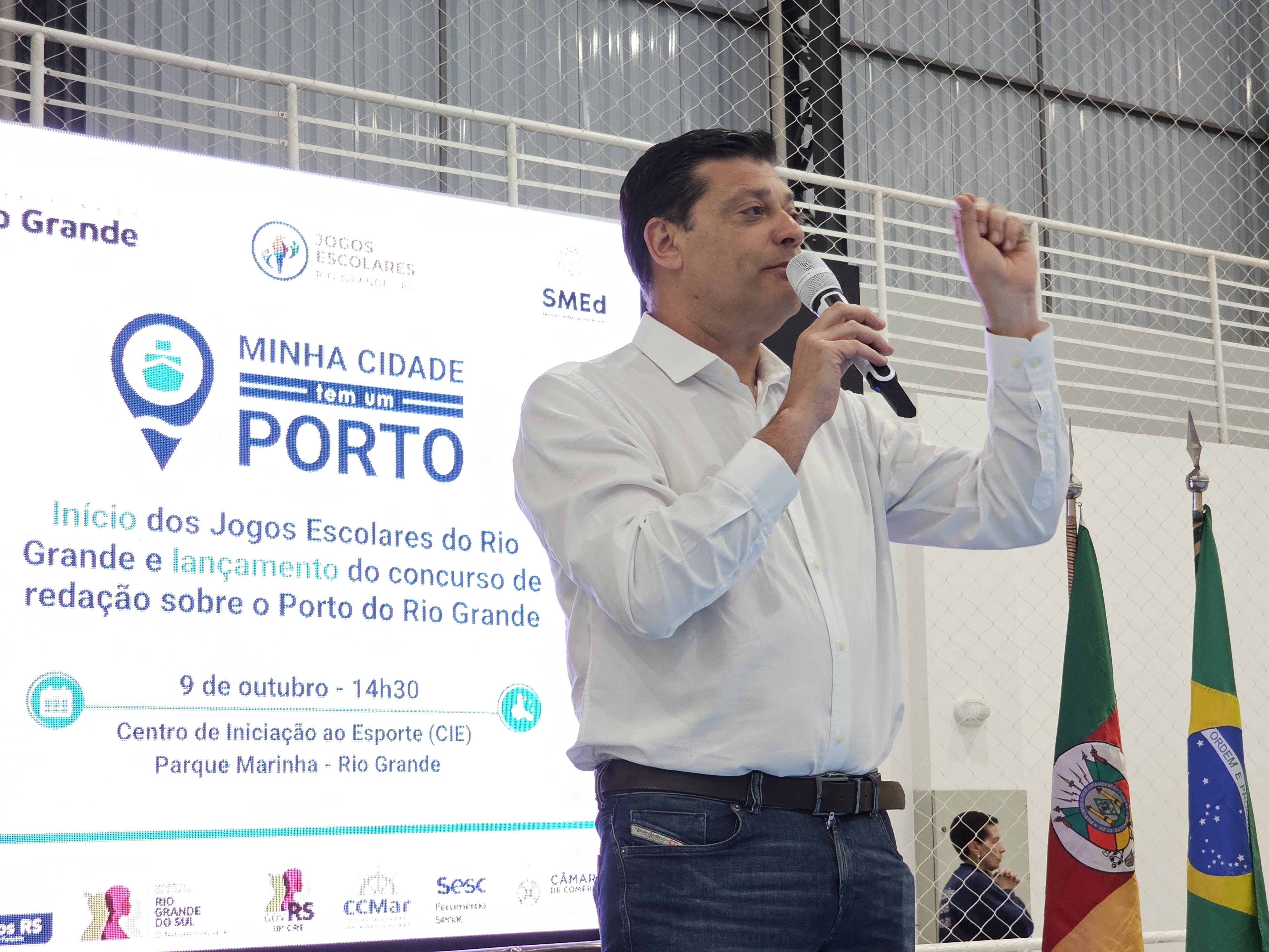 Concurso de redação do Porto do Rio Grande é lançado durante abertura dos Jogos Escolares Municipais