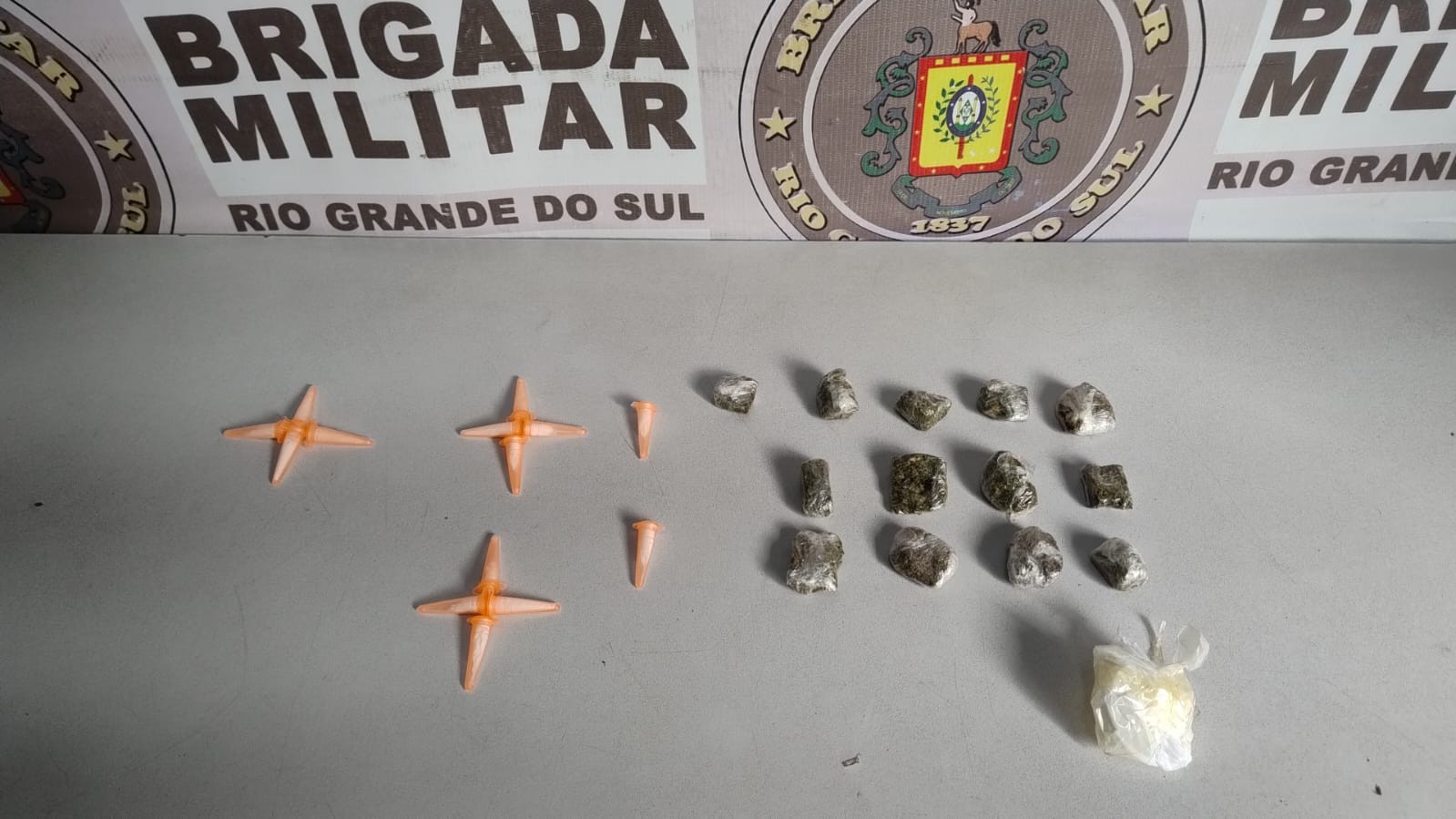 Brigada Militar apreende adolescente por tráfico de entorpecentes em Rio Grande 