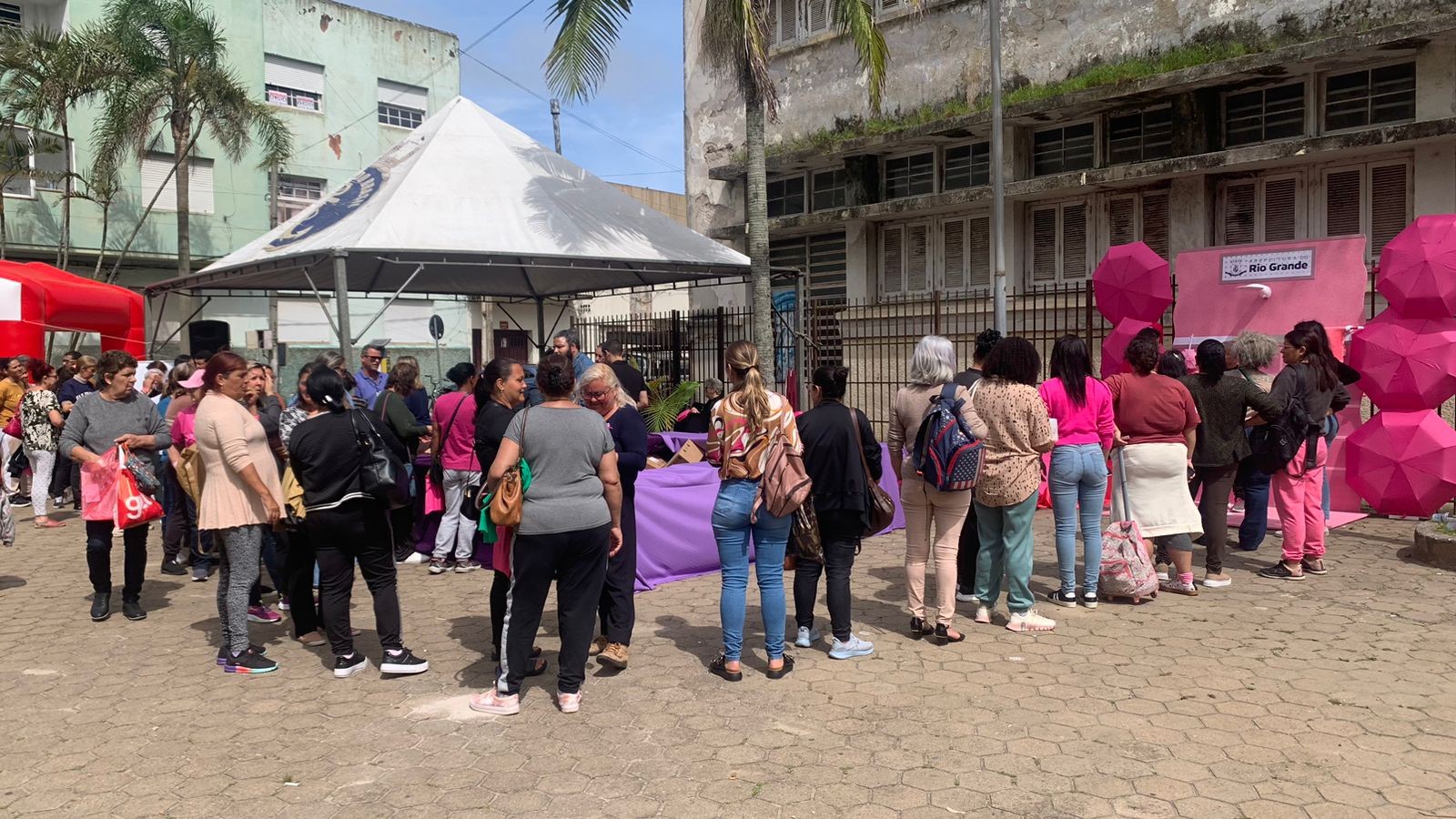 Feira de saúde e empreendedorismo feminino acontece no Largo Dr. Pio até este sábado (19)