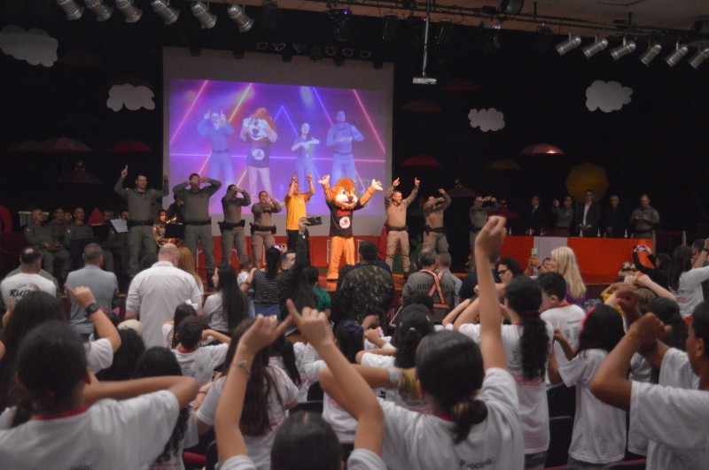 Formatura do Proerd celebra 25 anos em Rio Grande com mais de 3 mil crianças