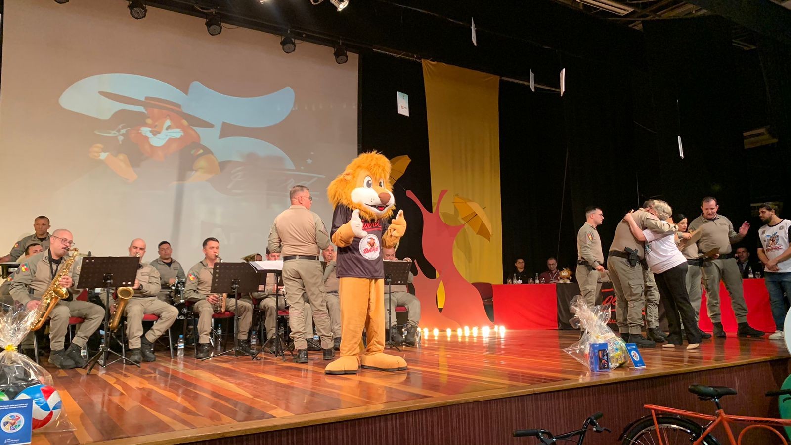 Proerd celebra 25 anos em Rio Grande com formatura e premiação de alunos destaques