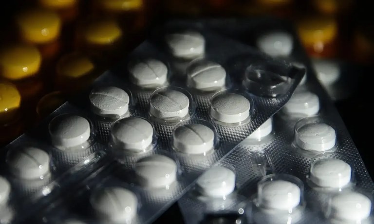 Governo zera imposto de importação de medicamentos contra câncer 