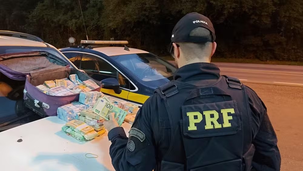 Funcionário furta R$1,5 milhão de banco e tenta fugir para o Uruguai, mas é preso no RS