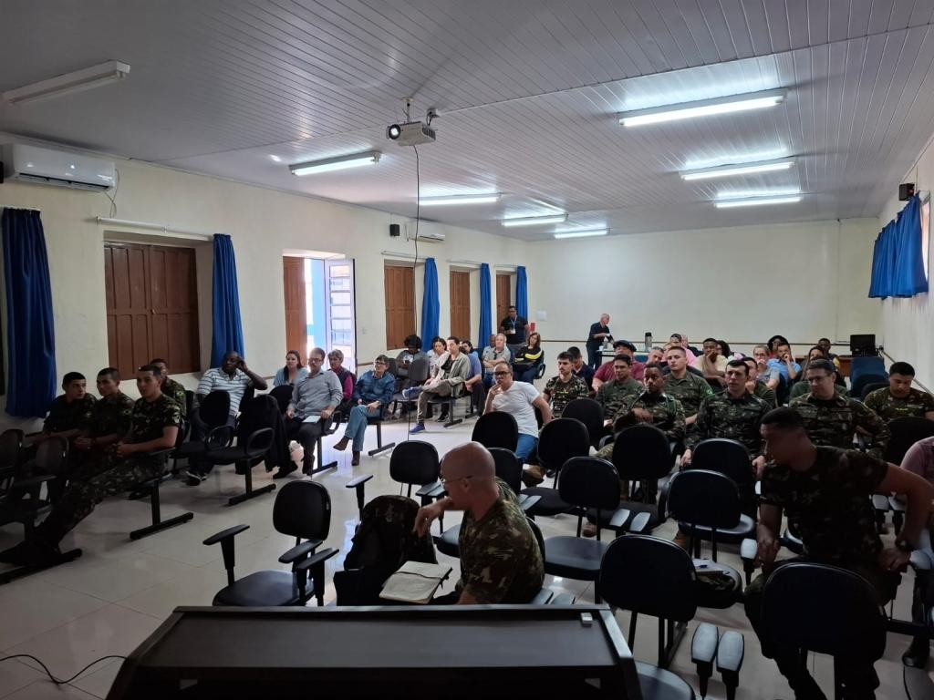 Prefeitura e Exército realizam capacitação para mutirão de regularização das casas da Cohab