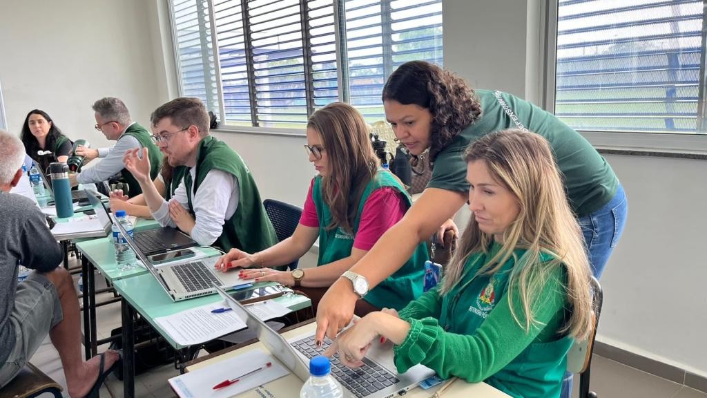 Prefeitura realiza mutirão de regularização fundiária do Projeto Terra  Eu Sou Cohab