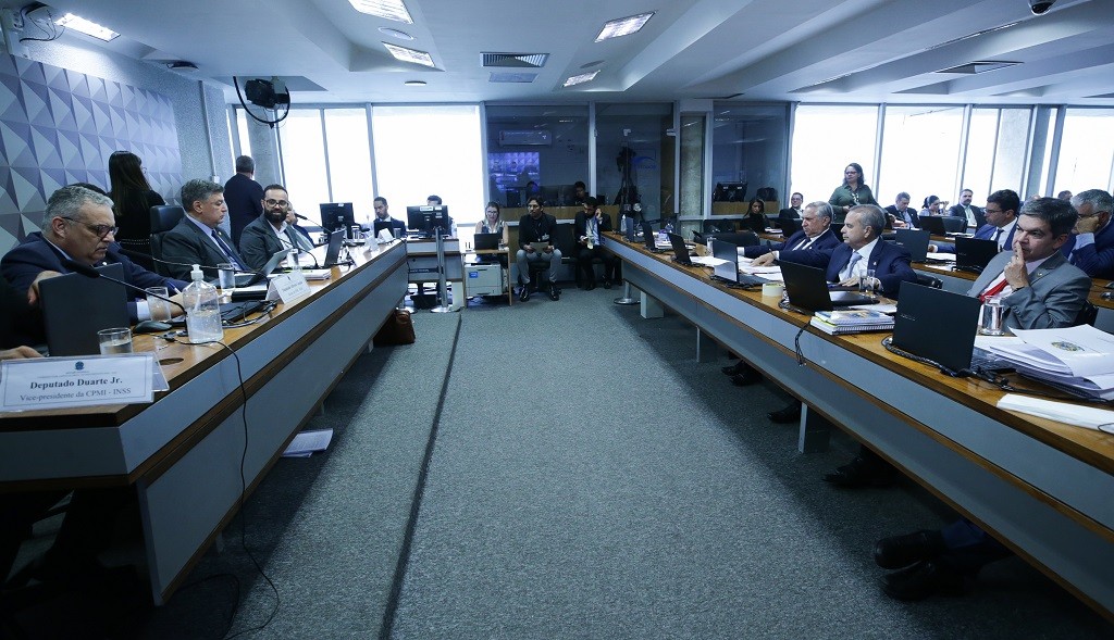 CPMI do INSS ouve ex-dirigentes de associação e conselho nesta segunda