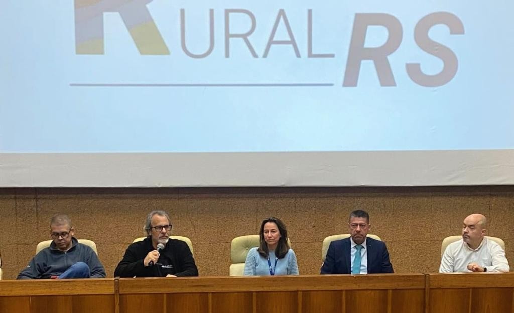 Representantes de Rio Grande participam de Dia de Campo da Embrapa em Pelotas 