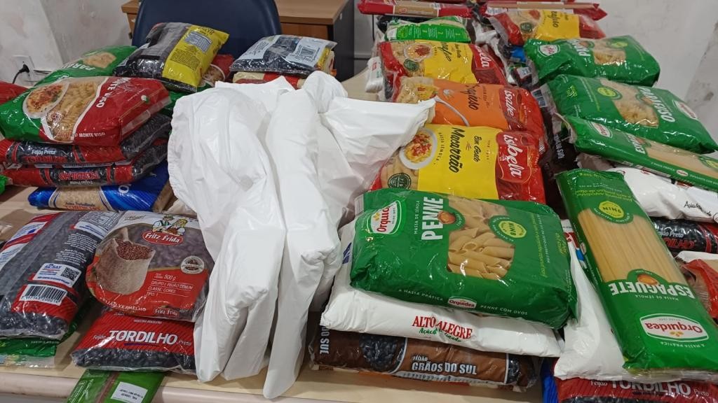 Alimentos arrecadados na Liga Estadual de Handebol Feminino são destinados a ações sociais em Rio Grande