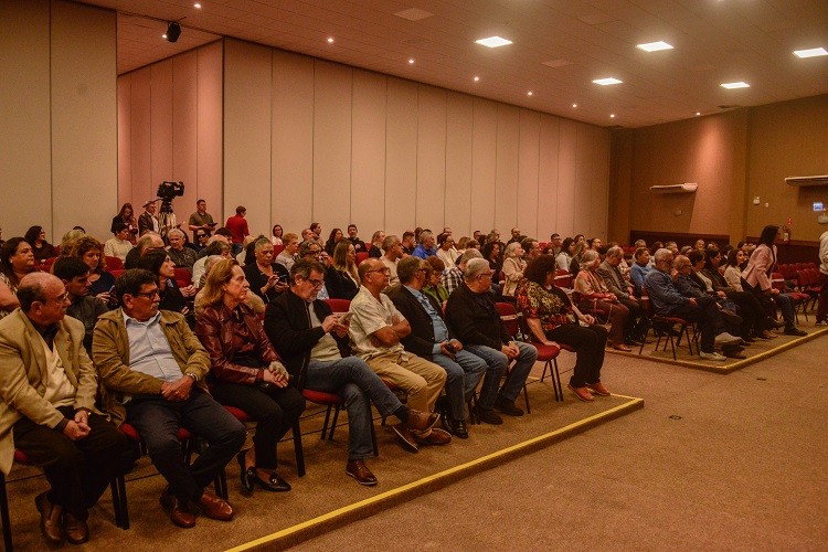 Nume presta homenagens a servidores aposentados da FURG 