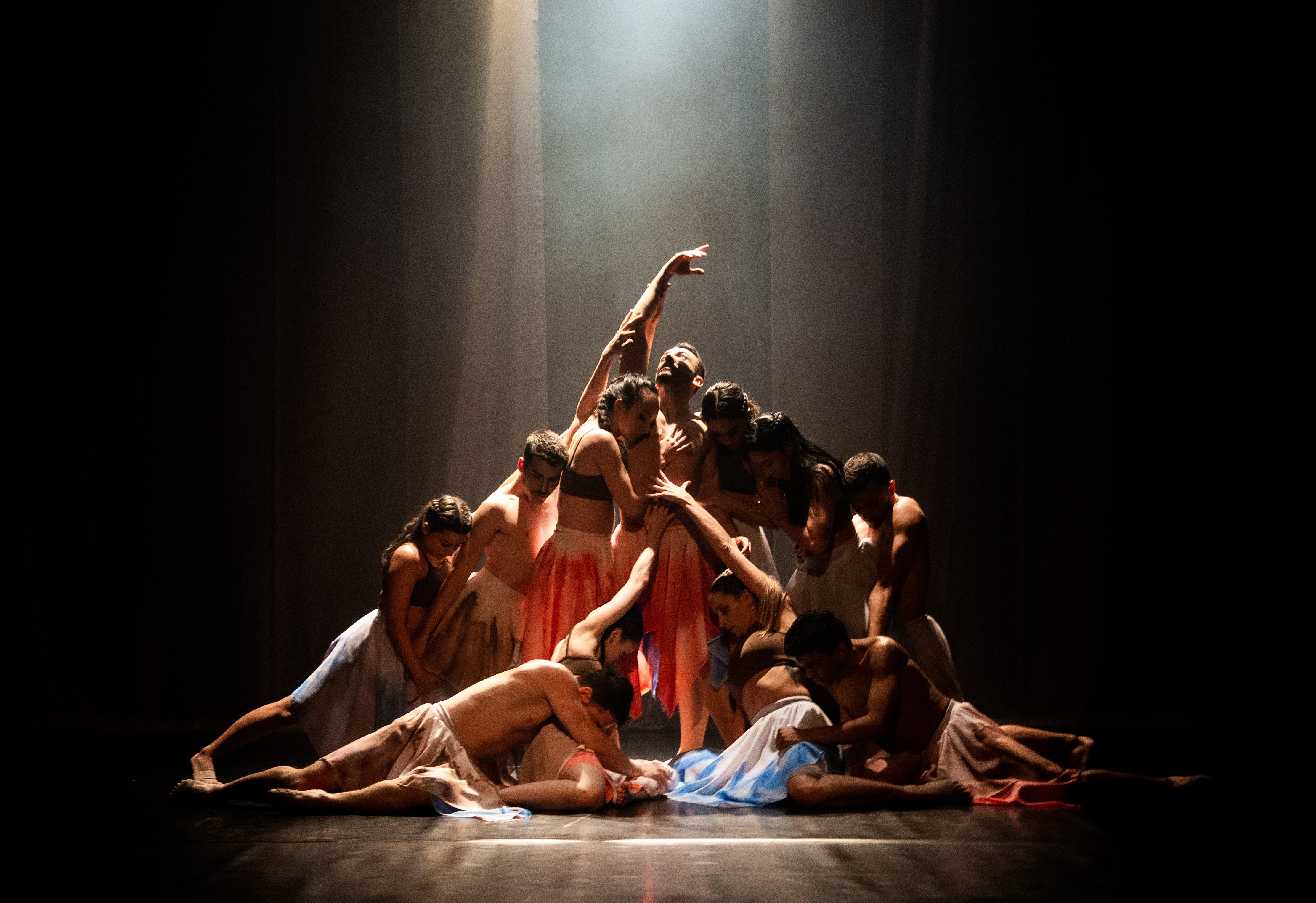 Espetáculo ECOS, da Transforma Cia de Dança, será apresentado no Teatro Municipal de Rio Grande