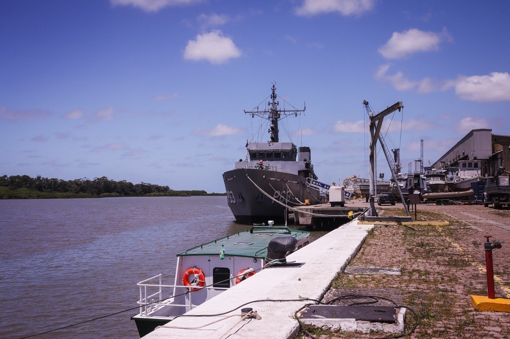 Corsan entrega obra para abastecer navios da Marinha e certifica Centro de Intendência com  Selo de Qualidade