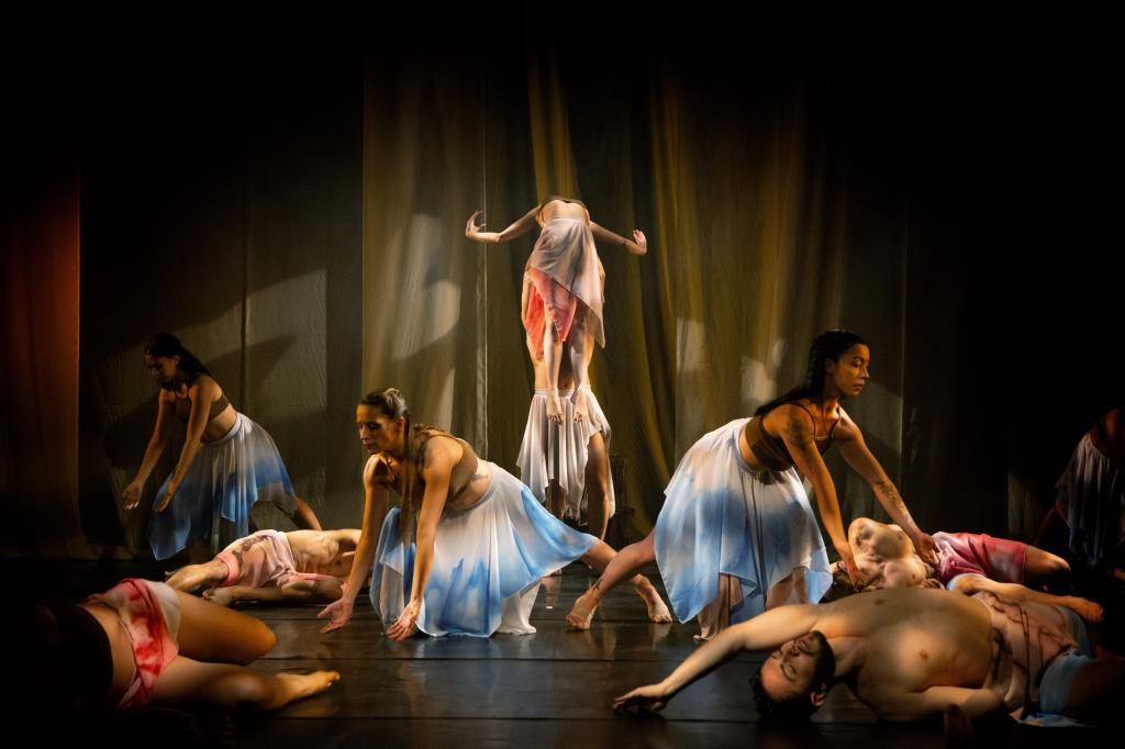 Teatro Municipal recebe espetáculo Ecos da Companhia de Dança Transforma nesta segunda-feira (10)