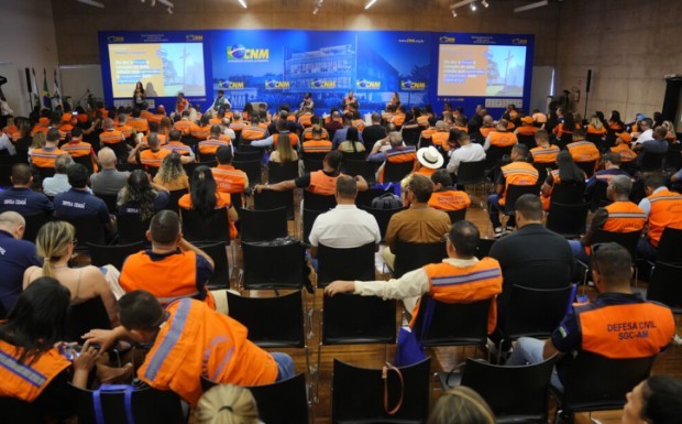 São José do Norte marca presença no Encontro Nacional das Defesas Civis Municipais e fortalece estratégias de prevenção e resposta a desastres