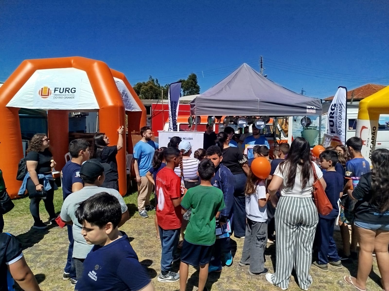  FURG promove diálogo e integração com a comunidade por meio de estande na 51ª Expofeira