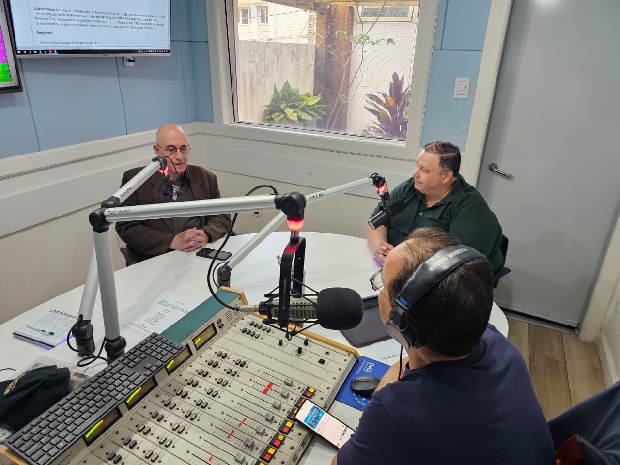 Entrevista do Giro desta segunda-feira recebeu os empresários Jair Soares, e Felipe Mendonça, integrantes da Frente B2B do grupo Unidos por Rio Grande