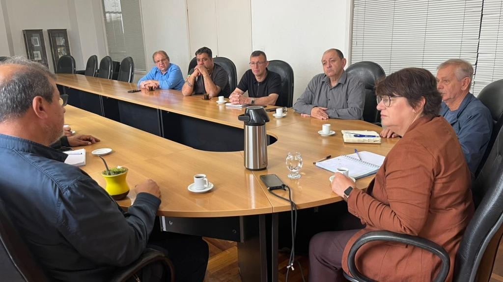 Executivo discute futuro da indústria naval com lideranças metalúrgicas locais, estaduais e nacionais