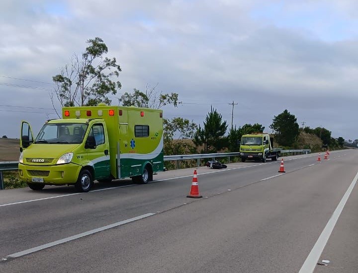 Queda de moto causa a morte de motociclista na BR 116