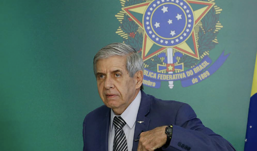 PF prende ex-ministros de Bolsonaro, Augusto Heleno e Paulo Sérgio Nogueira