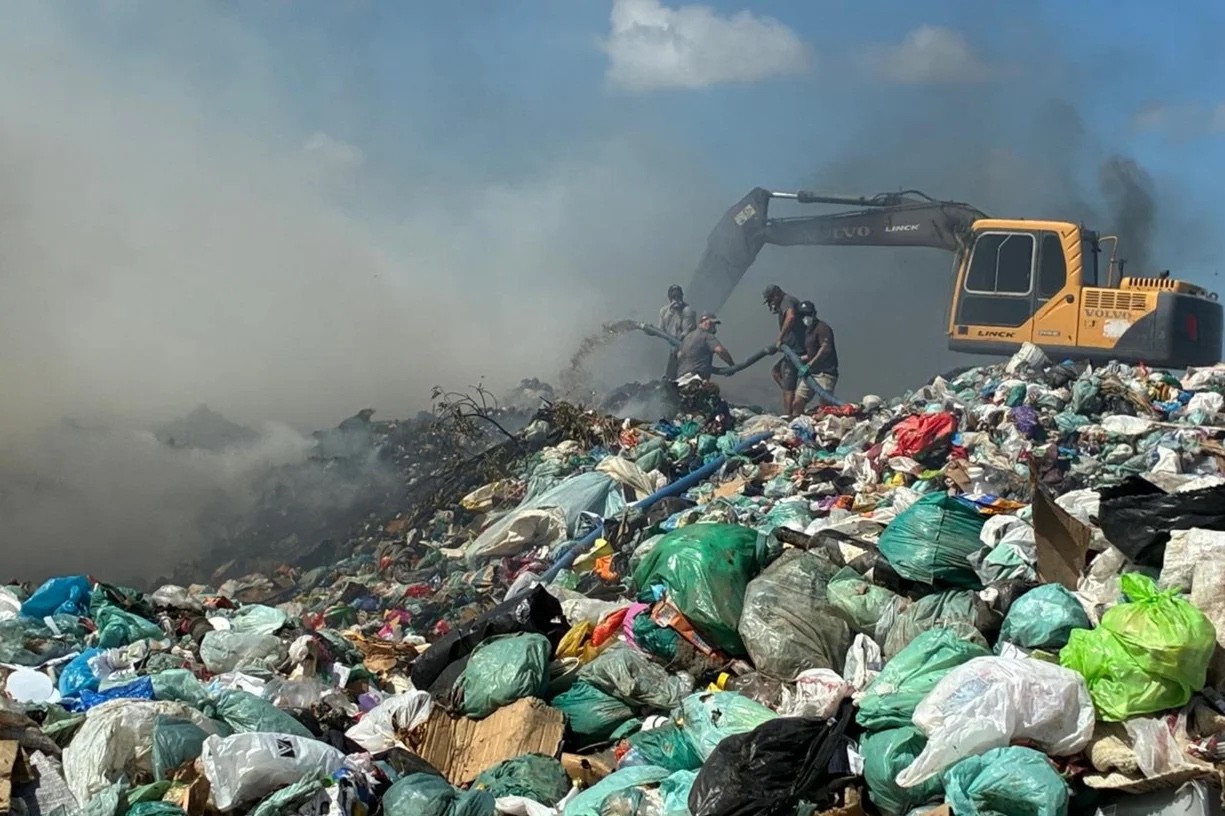 Incêndio em aterro de Santa Vitória do Palmar pode ter começado por cigarro, aponta investigação