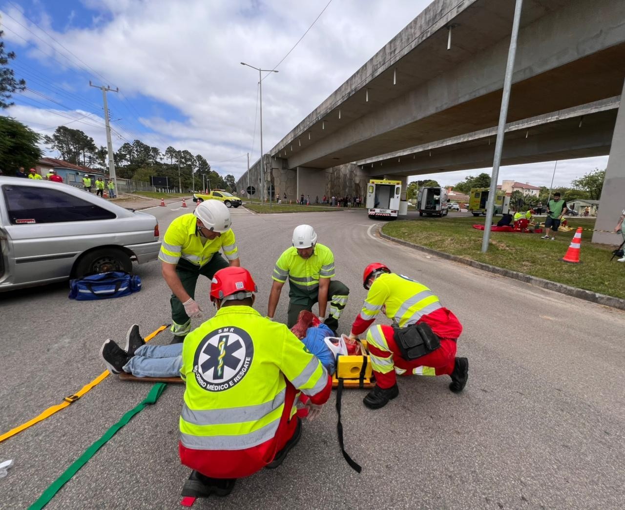 Acidente simulado na BR-116 testa tempo de resposta de equipes de resgate no Polo Pelotas