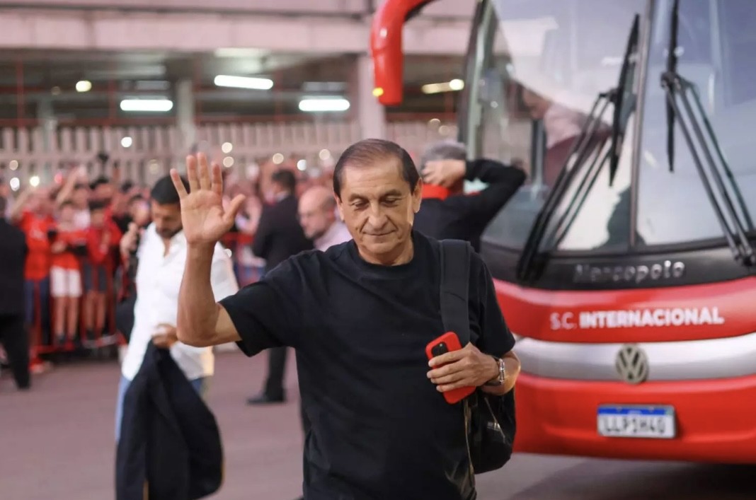 Após sofrer 5 a 1, Inter anuncia saída de Ramón Díaz e vive risco de rebaixamento
