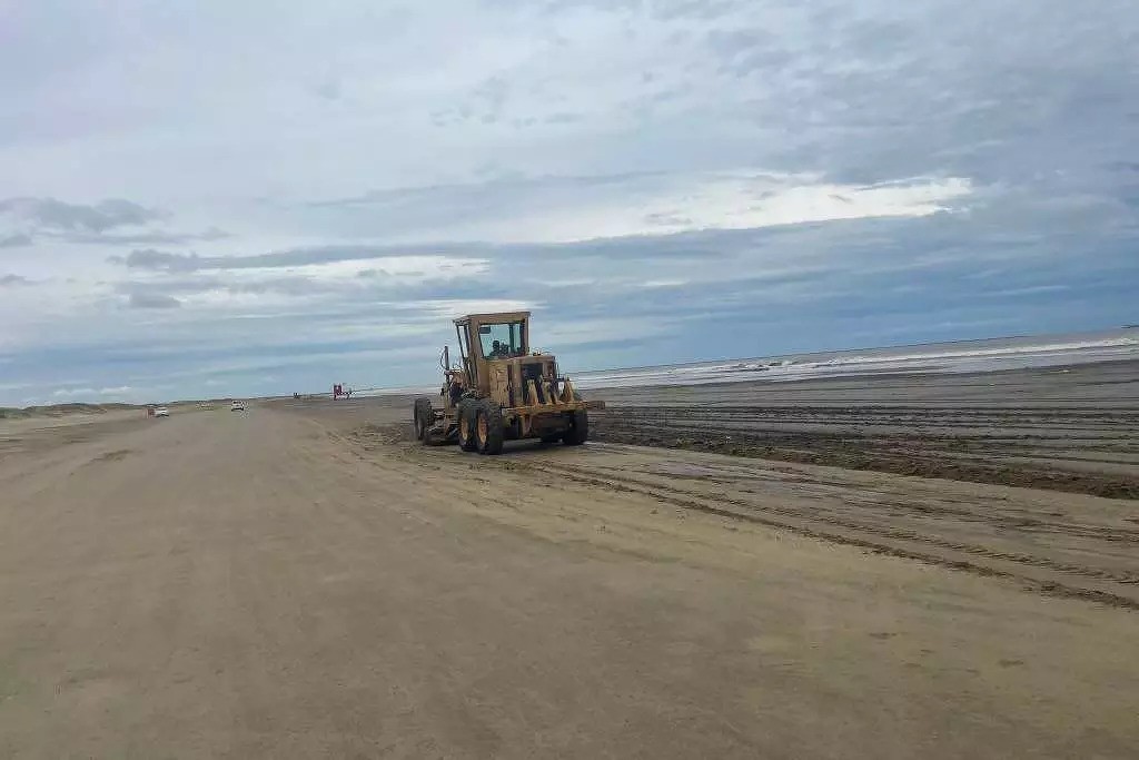 Lama no Cassino intriga pesquisadores e interdita trecho da praia em Rio Grande
