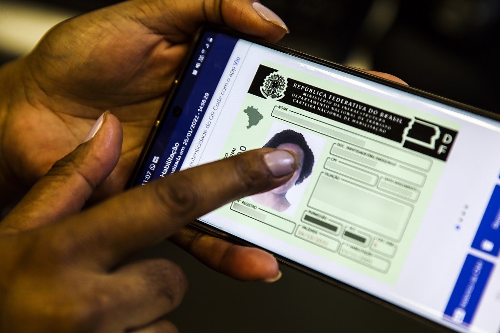 Contran aprova resolução que retira exigência de autoescola para CNH