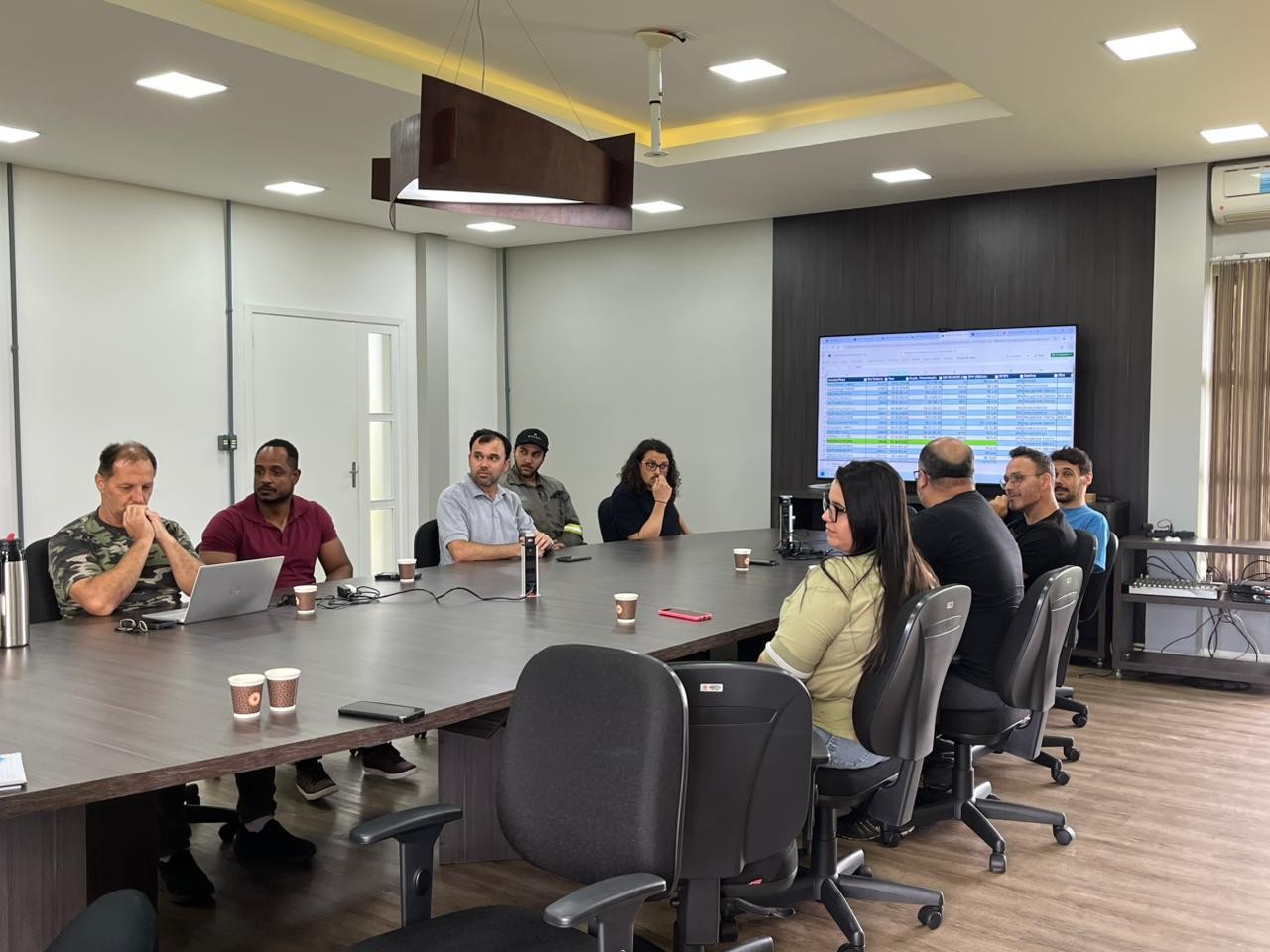 Comissão Técnica conclui diagnóstico da frota terrestre e entrega relatório à reitoria