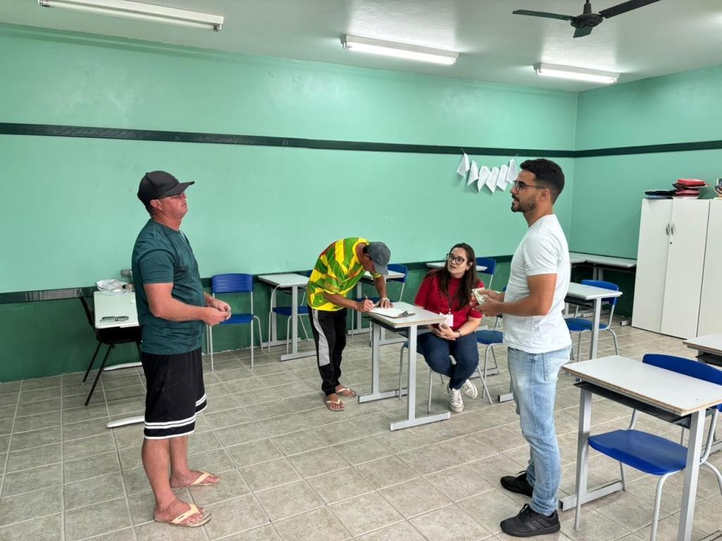 Prefeitura do Rio Grande entrega identidades aos pescadores em mutirão de regularização documental