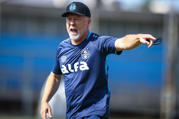 Mano Menezes se despede do Grêmio após o fim do Campeonato Brasileiro