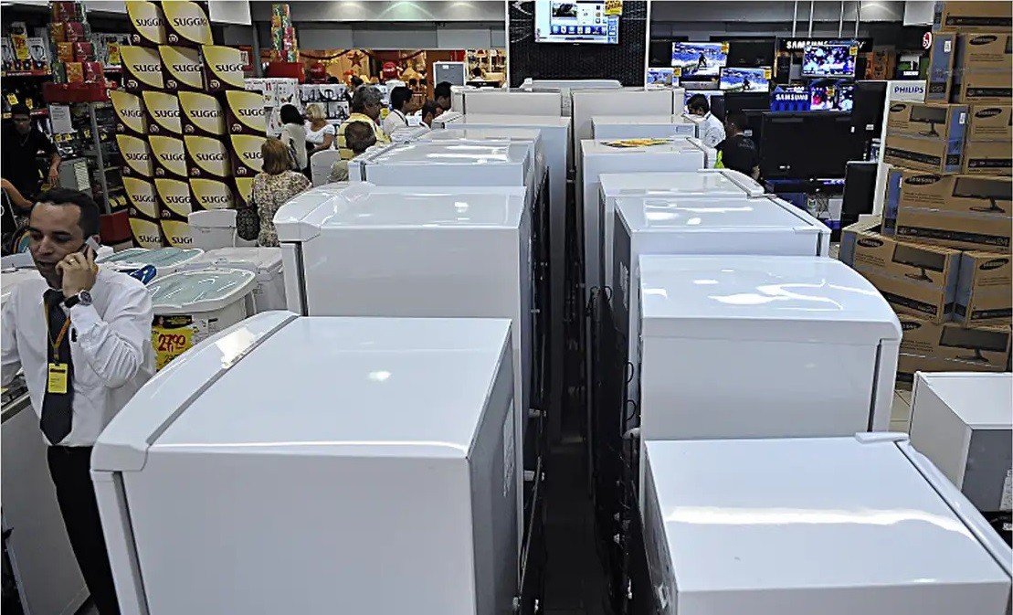 Vendas no comércio voltam a ganhar fôlego e crescem 0,5% em outubro