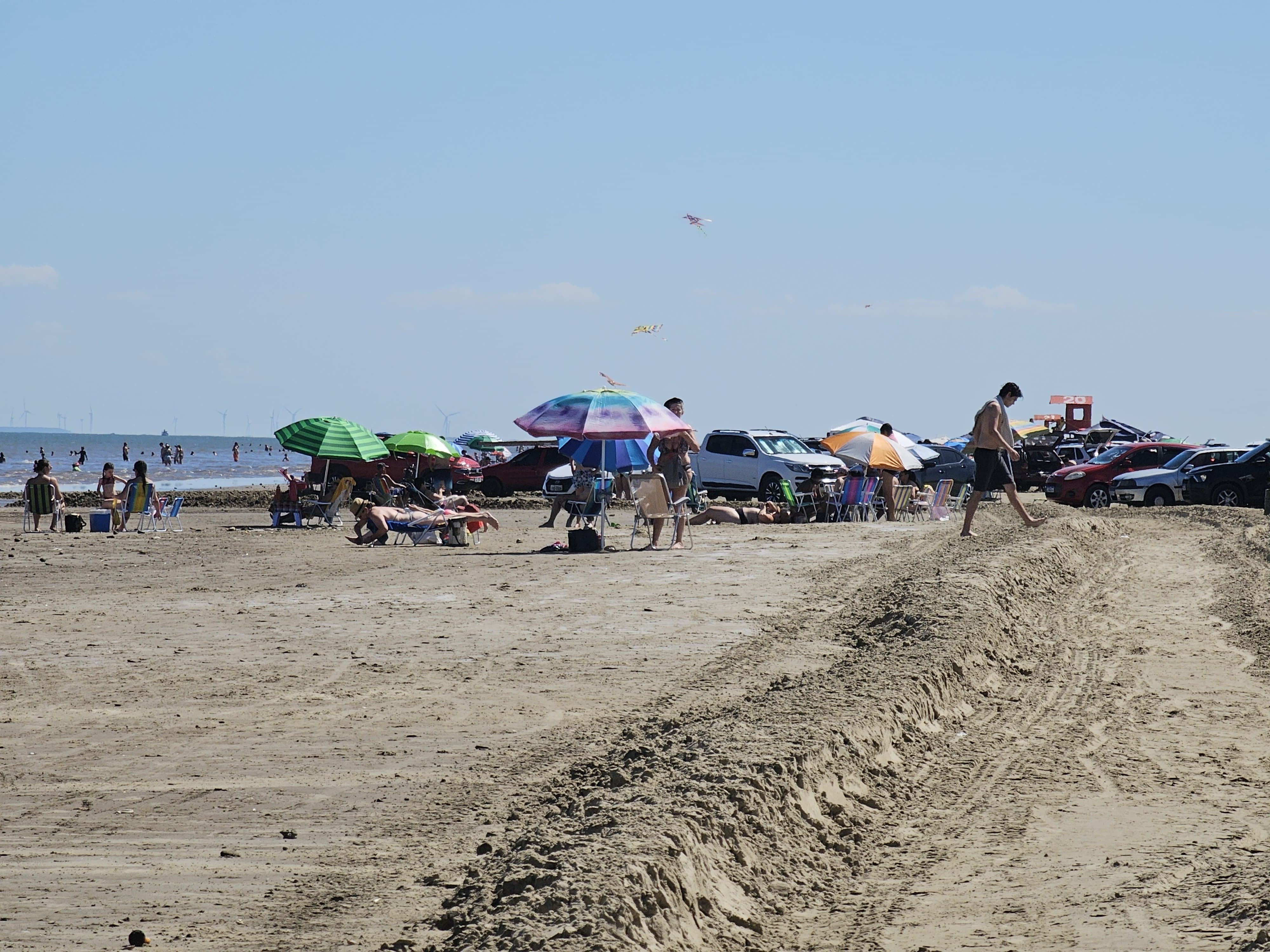 Praia do Cassino inicia temporada de verão com 100% dos pontos próprios para banho