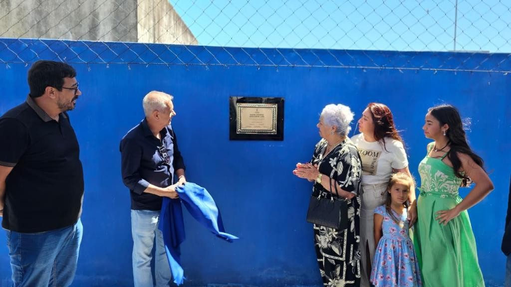 Quadra esportiva da EMEF Cristóvão Pereira de Abreu passa a se chamar Adão Borges Lopes