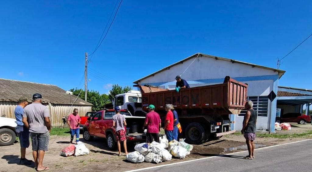 SMAP e Emater promovem coleta de embalagens de agrotóxicos no interior do município