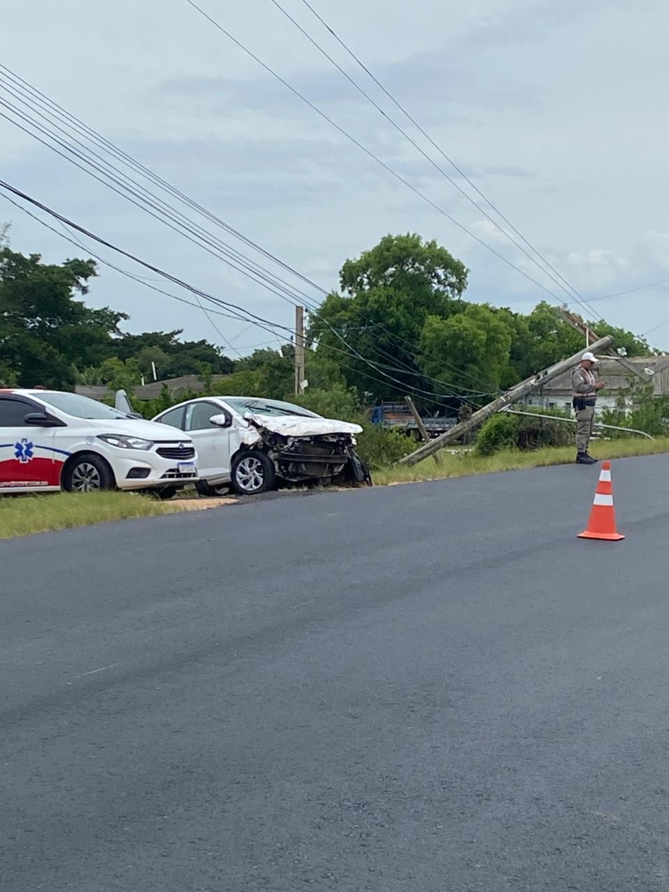 Saída de pista no Corredor do Mel termina com veículo abandonado e sem registro de feridos
