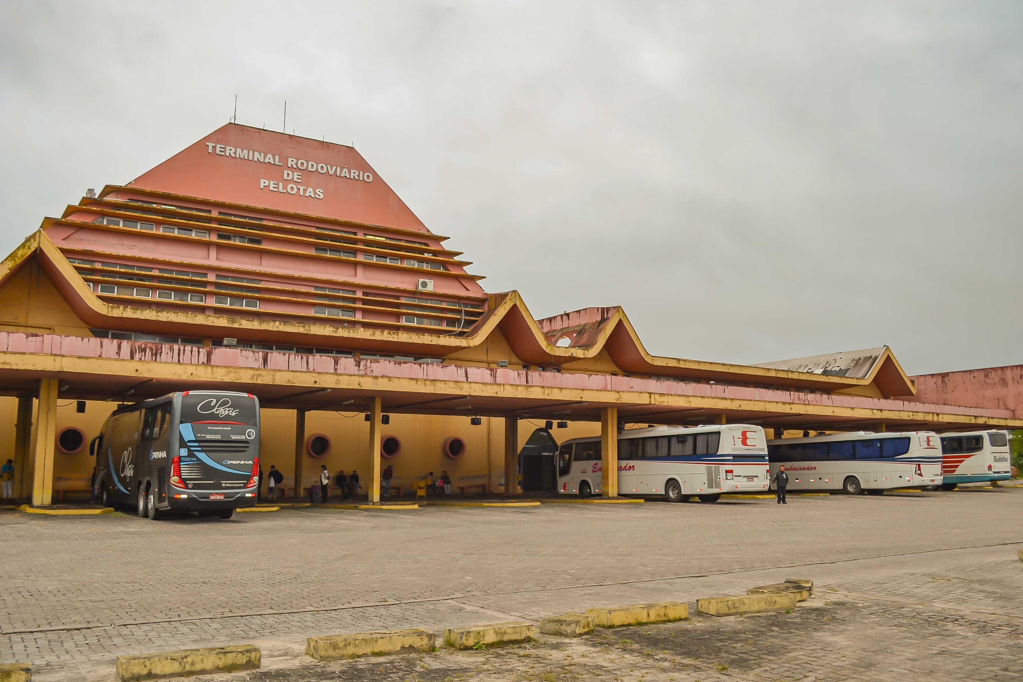 Rodoviária de Pelotas deve ter procura por passagens intensificada durante as festas de final de ano