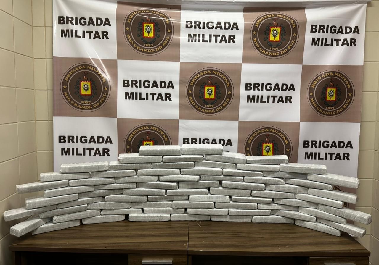 Homem é preso com cerca de 32 quilos de maconha após fugir de fiscalização na ERS-734