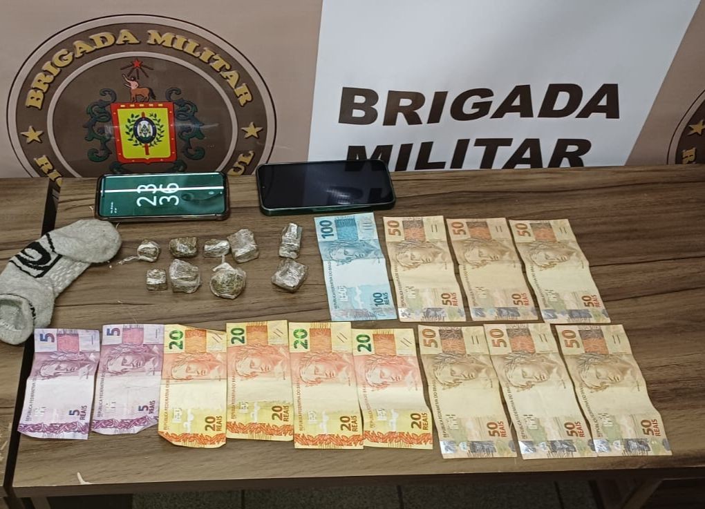 Brigada Militar prende dois homens por tráfico de drogas no bairro Junção