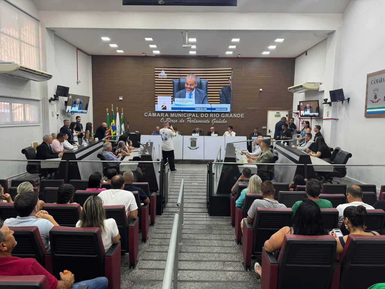 Rogério Gomes assume presidência da Câmara Municipal do Rio Grande para 2026