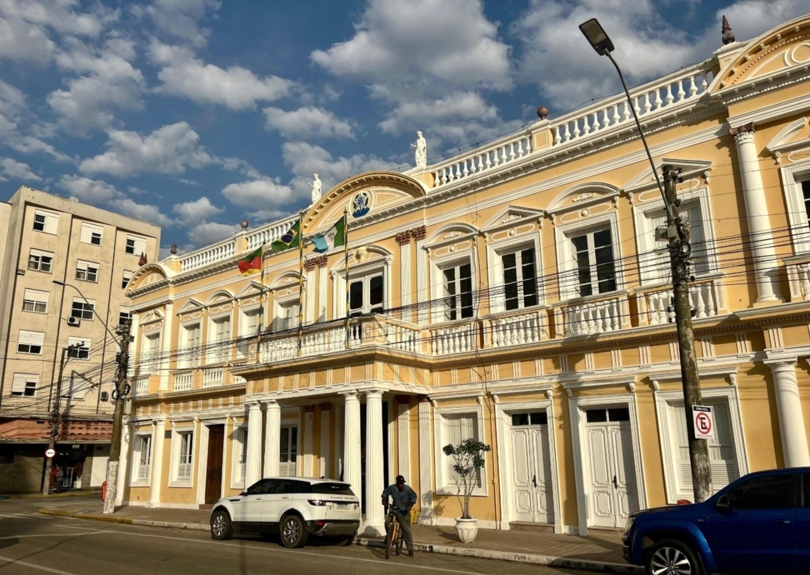 Confira os horários de funcionamento dos serviços públicos municipais no feriado de Ano Novo