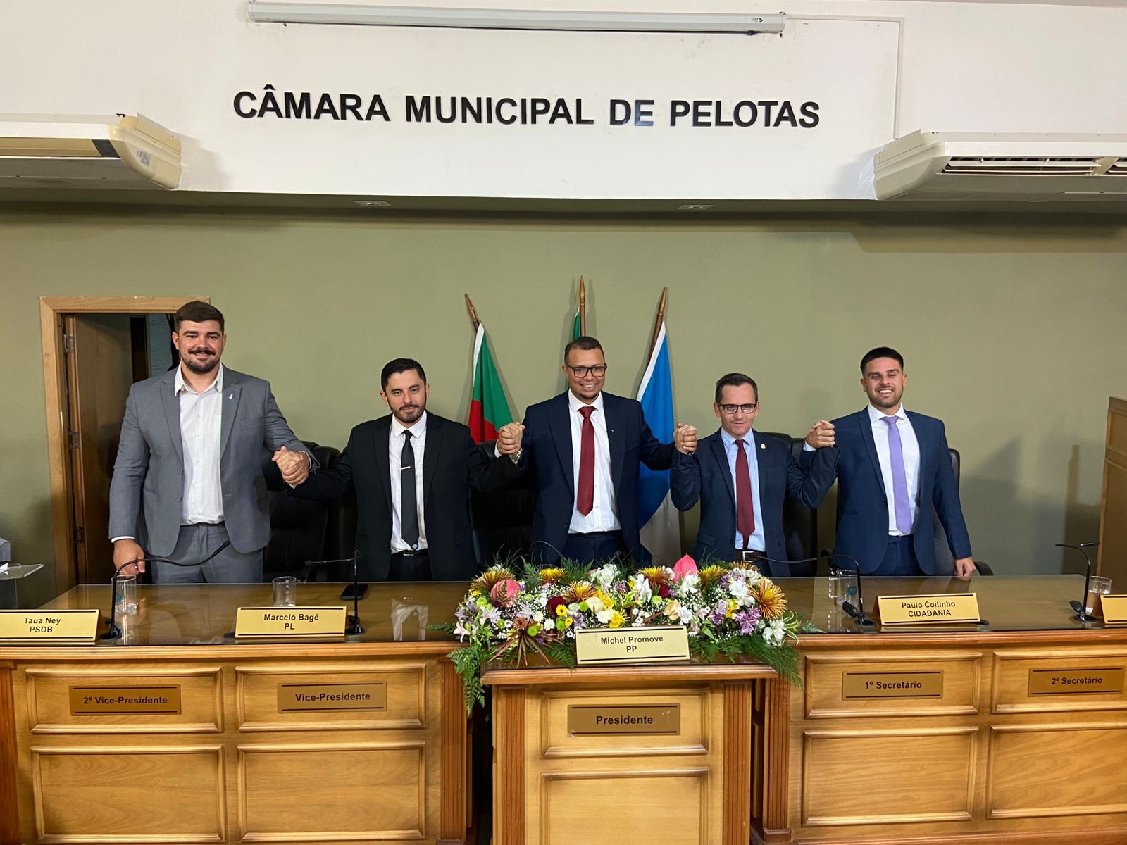 Mesa diretora da Câmara de Pelotas é empossada
