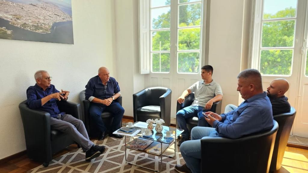 Prefeito em exercício e presidente da Câmara debatem projetos e ações para o município