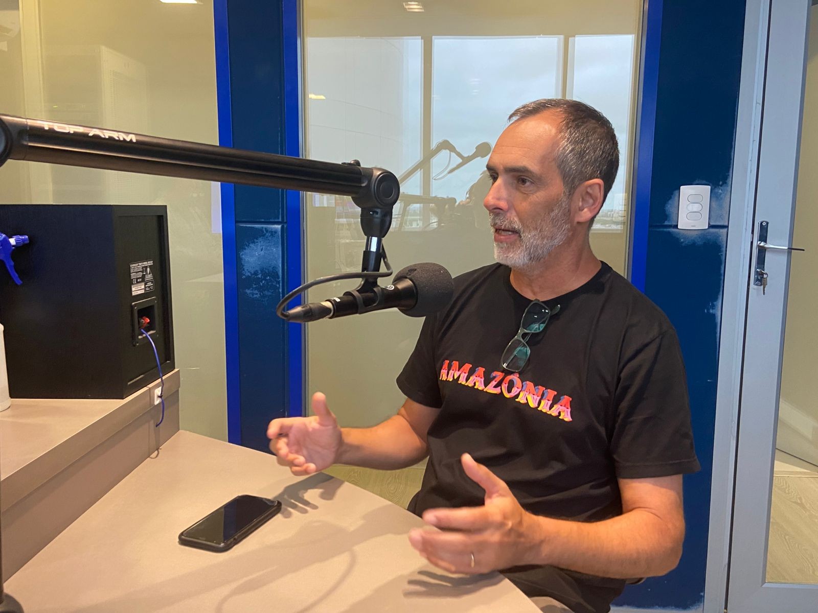 No Giro da Manhã, professor de Cinema da UFPel fala sobre documentário produzido pelos alunos sobre o 8 de janeiro