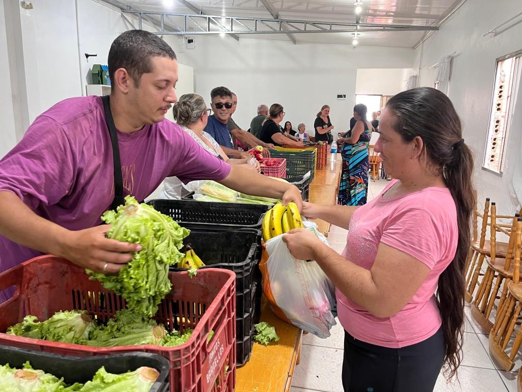PAA entrega mais de 1,1 tonelada de alimentos a famílias da Vila São Miguel
