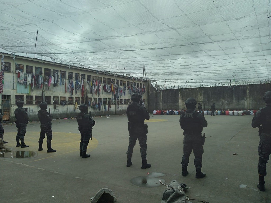 Detento é baleado durante intervenção da Polícia Penal no Presídio de Pelotas e familiares se revoltam