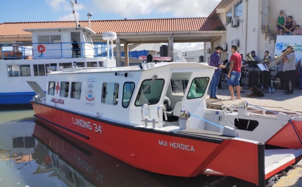 São José do Norte recebe nova ambulância aquática para reforçar atendimento de saúde