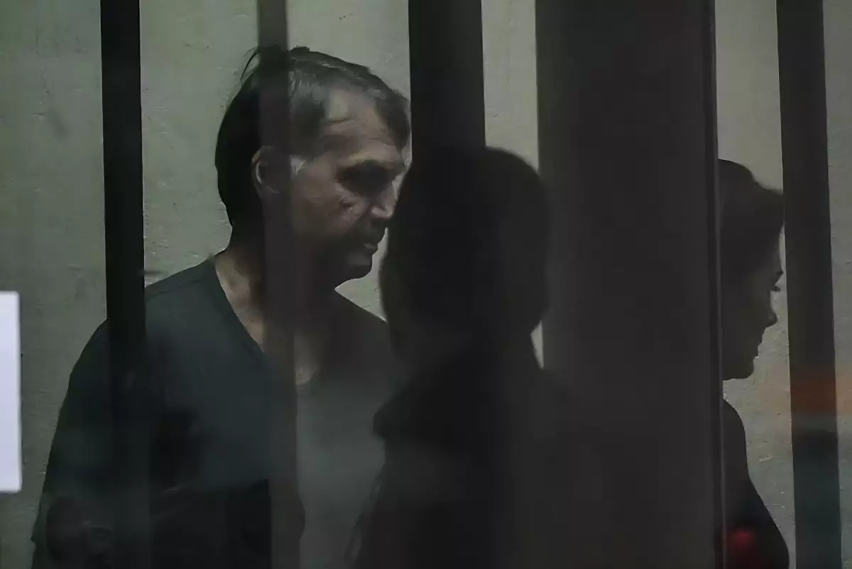 Ex-presidente Bolsonaro passa a cumprir pena na Papudinha, no Distrito Federal