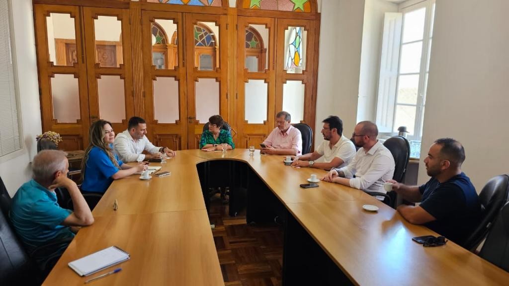 Empresários franceses ligados ao ramo de data centers visitam Rio Grande