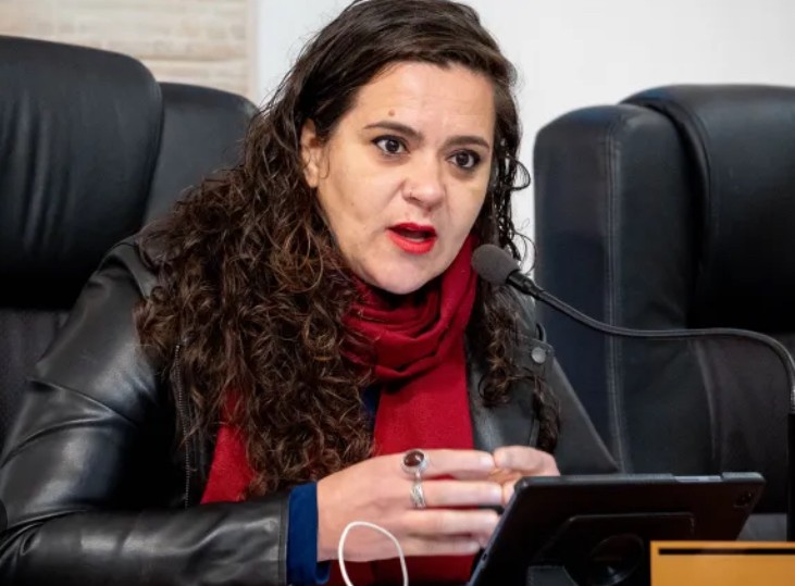 Câmara de Pelotas oficializa afastamento de Fernanda Miranda