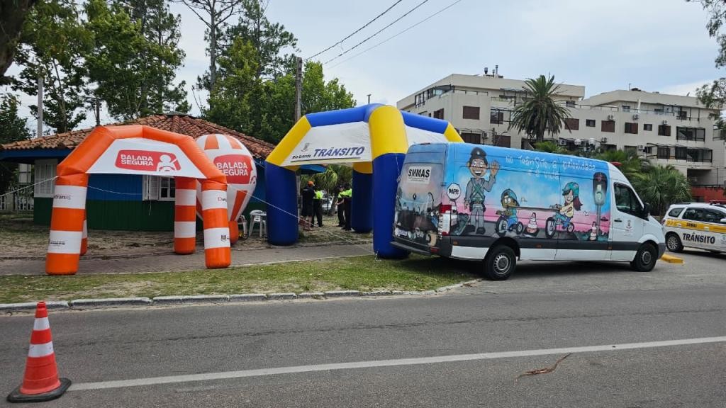 Blitz educativa conscientiza motoristas sobre segurança no trânsito no Cassino